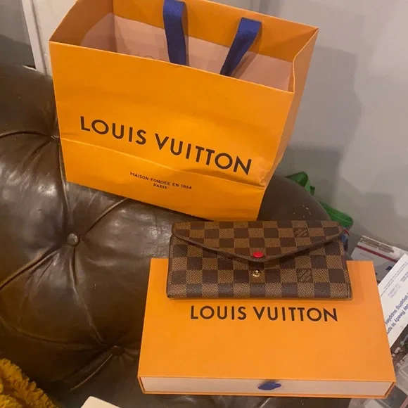 Louis Vuitton Beige garment cloths size Bag16/13